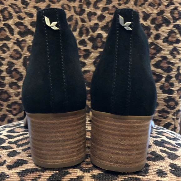 Koolaburra by UGG - Ankle Strap Sandal - Picture 5 of 8